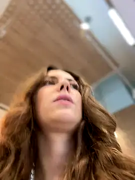 Snapshot of MariiD chatting on October 29, 2025, 9:11 am MariiD online show from October 29, 2025, 9:11 am