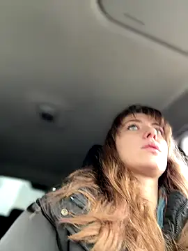 Snapshot of MariiD chatting on November 11, 2025, 9:20 am MariiD online show from November 11, 2025, 9:20 am