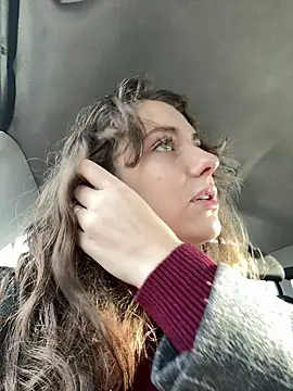 Snapshot of MariiD chatting on December 17, 2025, 10:54 am MariiD online show from December 17, 2025, 10:54 am