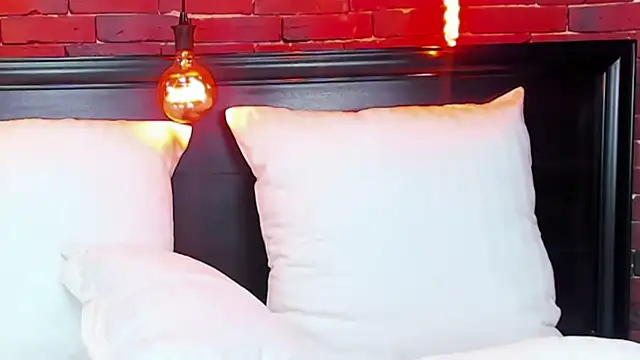 ChristynaRoss online show from February 5, 2025, 11:39 pm