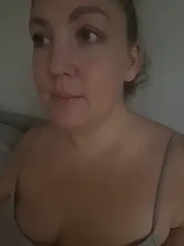 Snapshot of Anna_Alexa chatting on November 13, 2025, 7:07 am Anna Alexa online show from November 13, 2025, 7:07 am