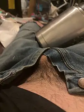 Snapshot of mikeylong chatting on November 15, 2025, 8:11 am mikeylong online show from November 15, 2025, 8:11 am