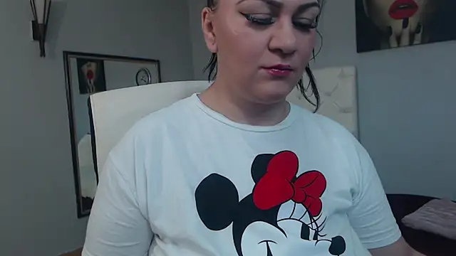 Snapshot of ClaraJoyFG chatting on October 6, 2025, 10:40 pm ClaraJoyFG online show from October 6, 2025, 10:40 pm