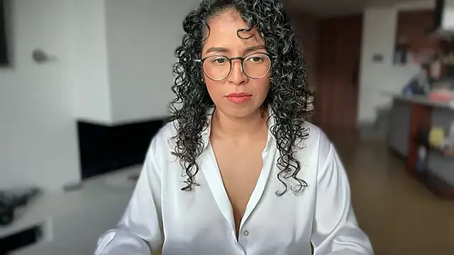 Snapshot of illaroom chatting on January 13, 2026, 7:41 pm illaroom online show from January 13, 2026, 7:41 pm