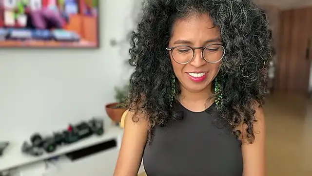 Snapshot of illaroom chatting on February 9, 2026, 7:07 pm illaroom online show from February 9, 2026, 7:07 pm