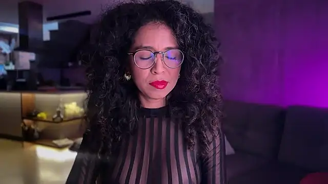 Snapshot of illaroom chatting on February 10, 2026, 9:19 pm illaroom online show from February 10, 2026, 9:19 pm