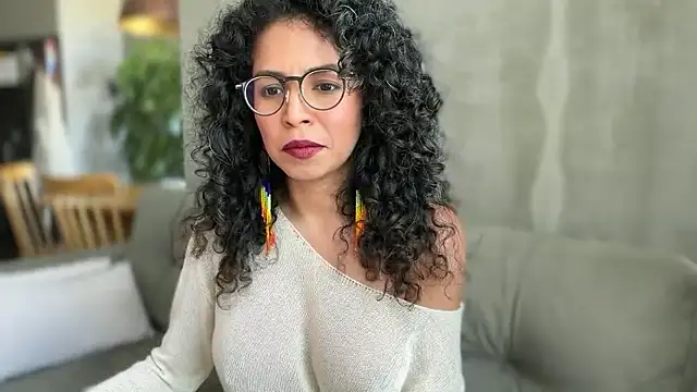 Snapshot of illaroom chatting on February 12, 2026, 8:37 pm illaroom online show from February 12, 2026, 8:37 pm