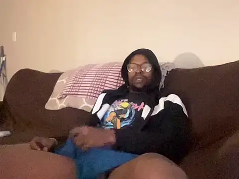 Snapshot of daloyhasabigdick chatting on October 22, 2025, 7:02 pm daloyhasabigdick online show from October 22, 2025, 7:02 pm