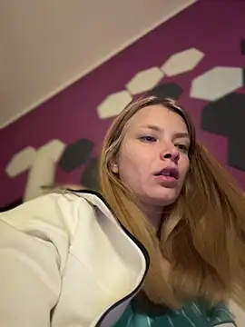 AnastasiaAniess online show from April 1, 2026, 4:35 am