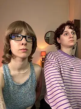 Snapshot of Jitoon_Exe chatting on October 19, 2025, 5:46 pm Jitoon Exe online show from October 19, 2025, 5:46 pm