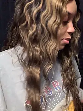 Rakiyahcharms online show from February 1, 2026, 4:00 am