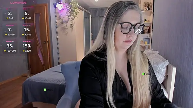 Snapshot of SweetLanna chatting on December 24, 2024, 6:33 am SweetLanna online show from December 24, 2024, 6:33 am