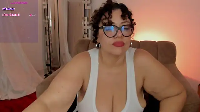 Snapshot of Cherryboobss chatting on February 11, 2026, 2:16 am Cherryboobss online show from February 11, 2026, 2:16 am