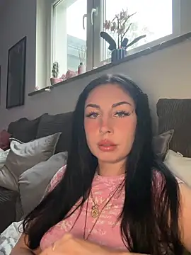 Estherjizz online show from May 31, 2026, 6:20 pm