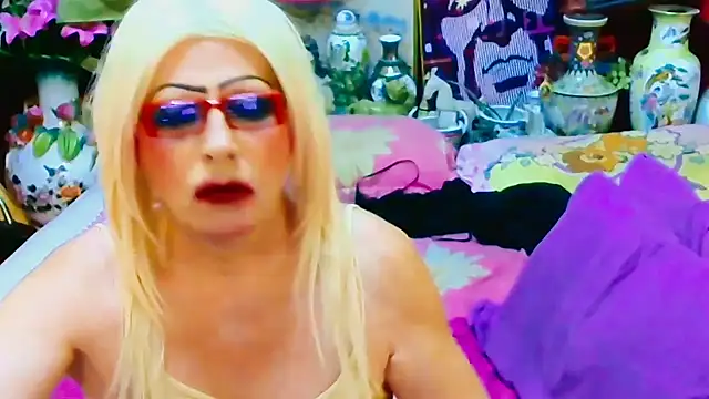 Goldeena online show from September 22, 2025, 12:34 am