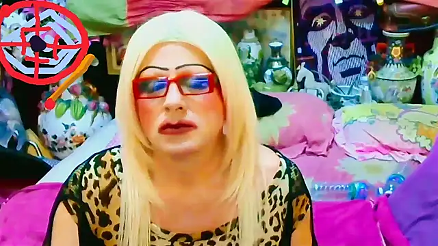 Goldeena online show from September 23, 2025, 10:02 pm