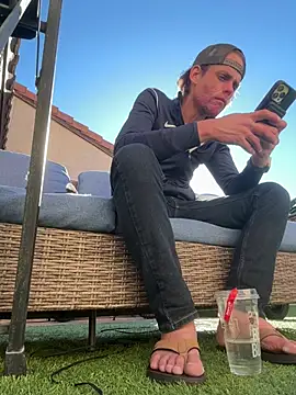 Snapshot of rusharizona chatting on February 23, 2025, 4:35 pm rusharizona online show from February 23, 2025, 4:35 pm