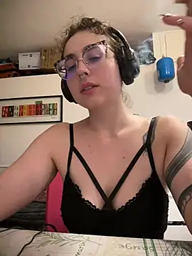 ladyturtle online show from July 21, 2026, 10:01 pm