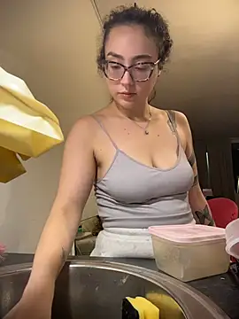 ladyturtle online show from August 5, 2026, 8:11 pm