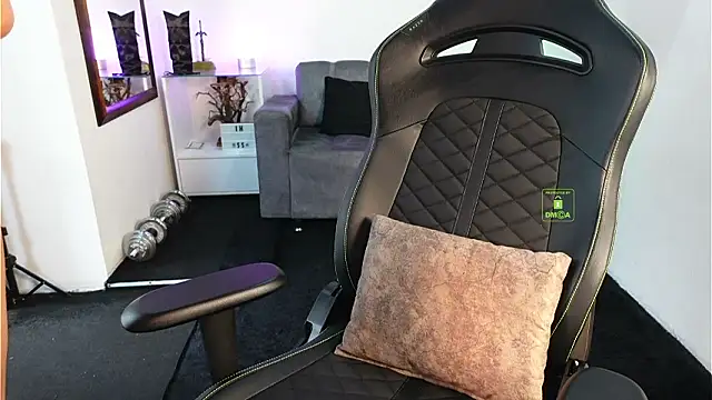 Snapshot of knimh chatting on February 11, 2026, 5:40 pm knimh online show from February 11, 2026, 5:40 pm