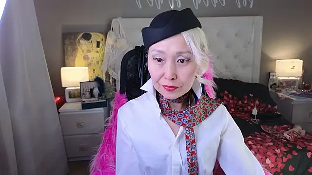 RoxalanaStar online show from March 29, 2026, 10:04 am