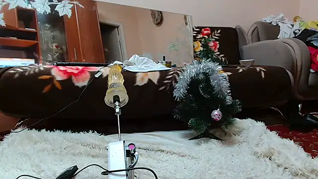 Snapshot of AlinasissyXX chatting on December 21, 2024, 8:10 pm AlinasissyXX online show from December 21, 2024, 8:10 pm