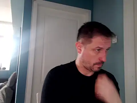 Snapshot of MisterFaithRO chatting on April 19, 2026, 2:05 pm MisterFaithRO online show from April 19, 2026, 2:05 pm