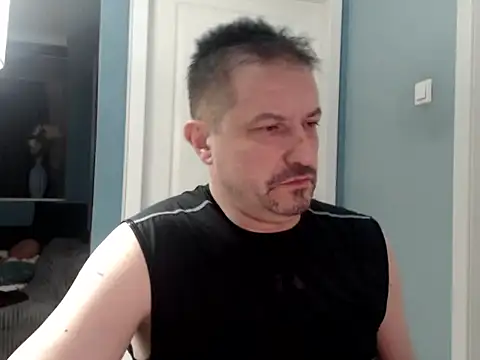 Snapshot of MisterFaithRO chatting on April 23, 2026, 1:18 am MisterFaithRO online show from April 23, 2026, 1:18 am