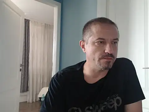 Snapshot of MisterFaithRO chatting on June 15, 2026, 10:28 am MisterFaithRO online show from June 15, 2026, 10:28 am