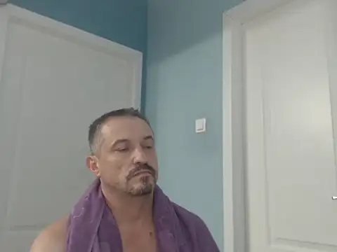 Snapshot of MisterFaithRO chatting on July 13, 2026, 9:06 pm MisterFaithRO online show from July 13, 2026, 9:06 pm