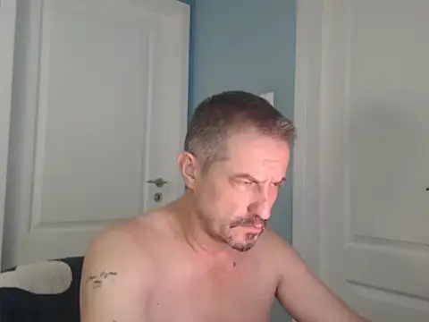 Snapshot of MisterFaithRO chatting on July 27, 2026, 8:27 pm MisterFaithRO online show from July 27, 2026, 8:27 pm