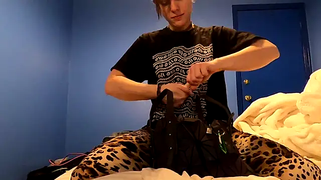 Snapshot of TheDaisyChaos chatting on March 9, 2025, 3:11 am TheDaisyChaos online show from March 9, 2025, 3:11 am