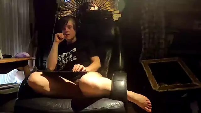 Snapshot of TheDaisyChaos chatting on October 20, 2025, 8:42 pm TheDaisyChaos online show from October 20, 2025, 8:42 pm