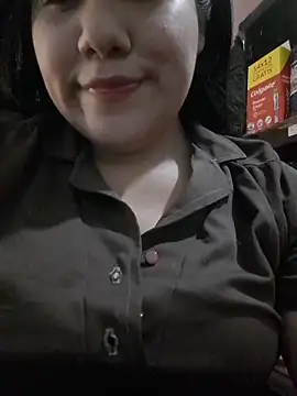 Kalani Engel online show from November 9, 2025, 3:49 am