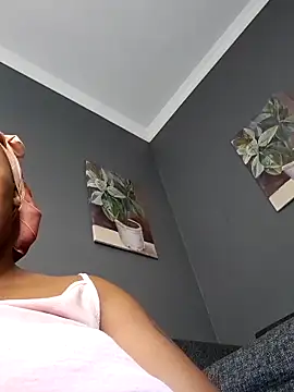 Snapshot of SWEETDOLLY29XX chatting on February 5, 2026, 12:21 pm SWEETDOLLY29XX online show from February 5, 2026, 12:21 pm