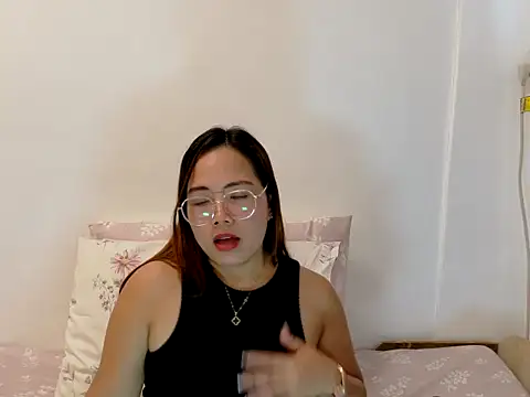 BURBERRY69 online show from May 12, 2026, 5:48 am