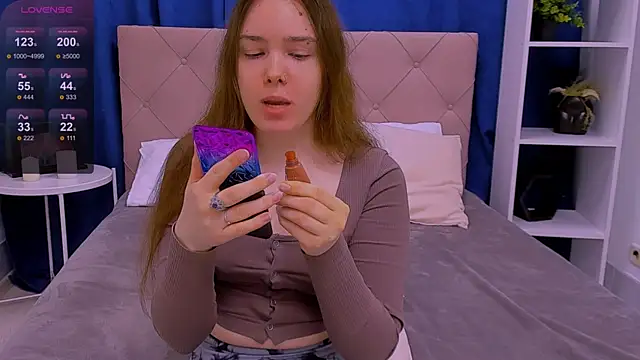 Janie JJ Curvie online show from March 26, 2026, 2:17 am