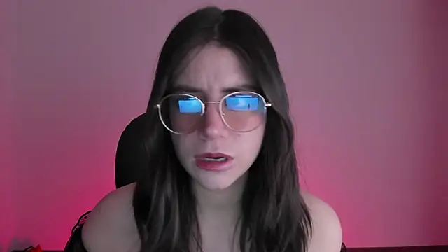 HazelKush online show from October 22, 2025, 1:28 am