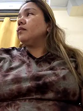 Snapshot of ambersmile chatting on February 15, 2026, 3:20 pm ambersmile online show from February 15, 2026, 3:20 pm