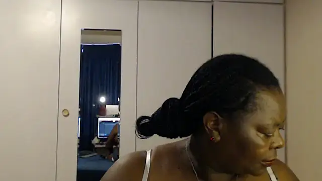 MatureBoobsDiva online show from November 1, 2025, 2:41 pm