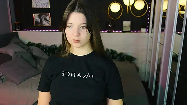 Snapshot of ElizaMild chatting on December 21, 2025, 1:51 pm ElizaMild online show from December 21, 2025, 1:51 pm