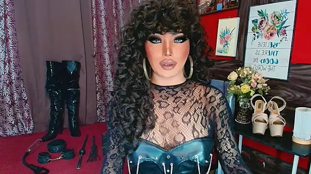 Snapshot of trixxielicious chatting on November 25, 2025, 1:44 pm trixxielicious online show from November 25, 2025, 1:44 pm