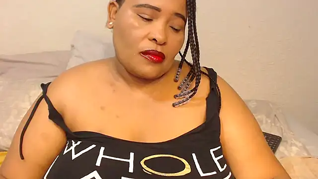Snapshot of zandile chatting on March 7, 2025, 3:40 am zandile online show from March 7, 2025, 3:40 am