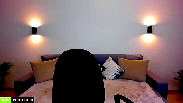 TheWoman   online show from October 16, 2025, 6:53 pm