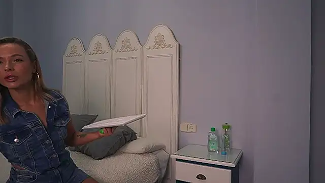 Snapshot of new_dee chatting on January 11, 2025, 9:36 am new dee online show from January 11, 2025, 9:36 am