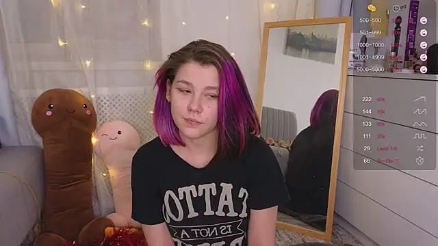 Snapshot of Mira_Falls chatting on January 20, 2025, 11:35 am Mira Falls online show from January 20, 2025, 11:35 am
