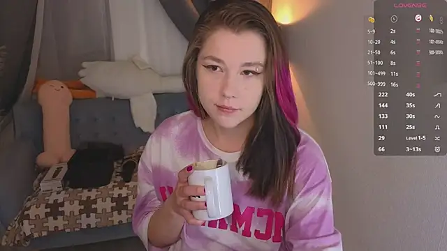 Snapshot of Mira_Falls chatting on September 11, 2025, 4:23 am Mira Falls online show from September 11, 2025, 4:23 am