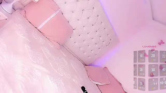 Snapshot of Michell_simons chatting on December 14, 2025, 7:51 pm Michell simons online show from December 14, 2025, 7:51 pm