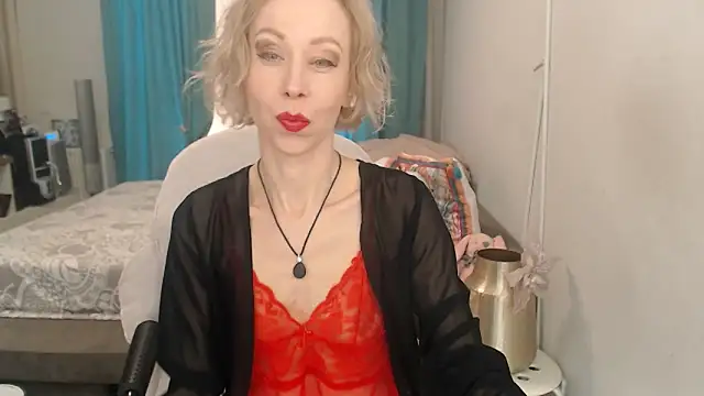 LuxuryNika online show from May 4, 2026, 12:34 pm
