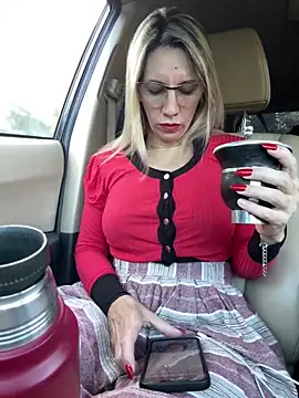 Snapshot of Gatitacarlita chatting on December 27, 2024, 10:01 am Gatitacarlita online show from December 27, 2024, 10:01 am